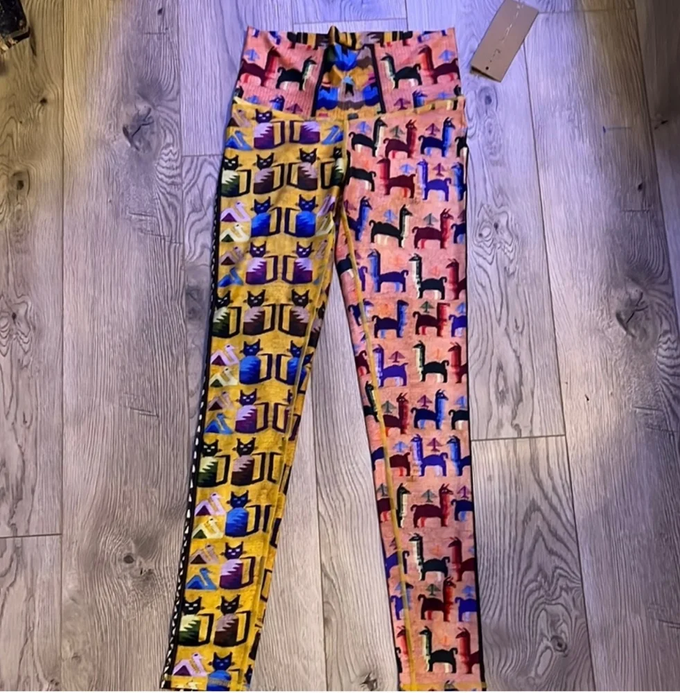 NWT Niyama Sol Kitten & Llama Full Length Barefoot Athletic leggings Blue & Tan - Picture 3 of 6